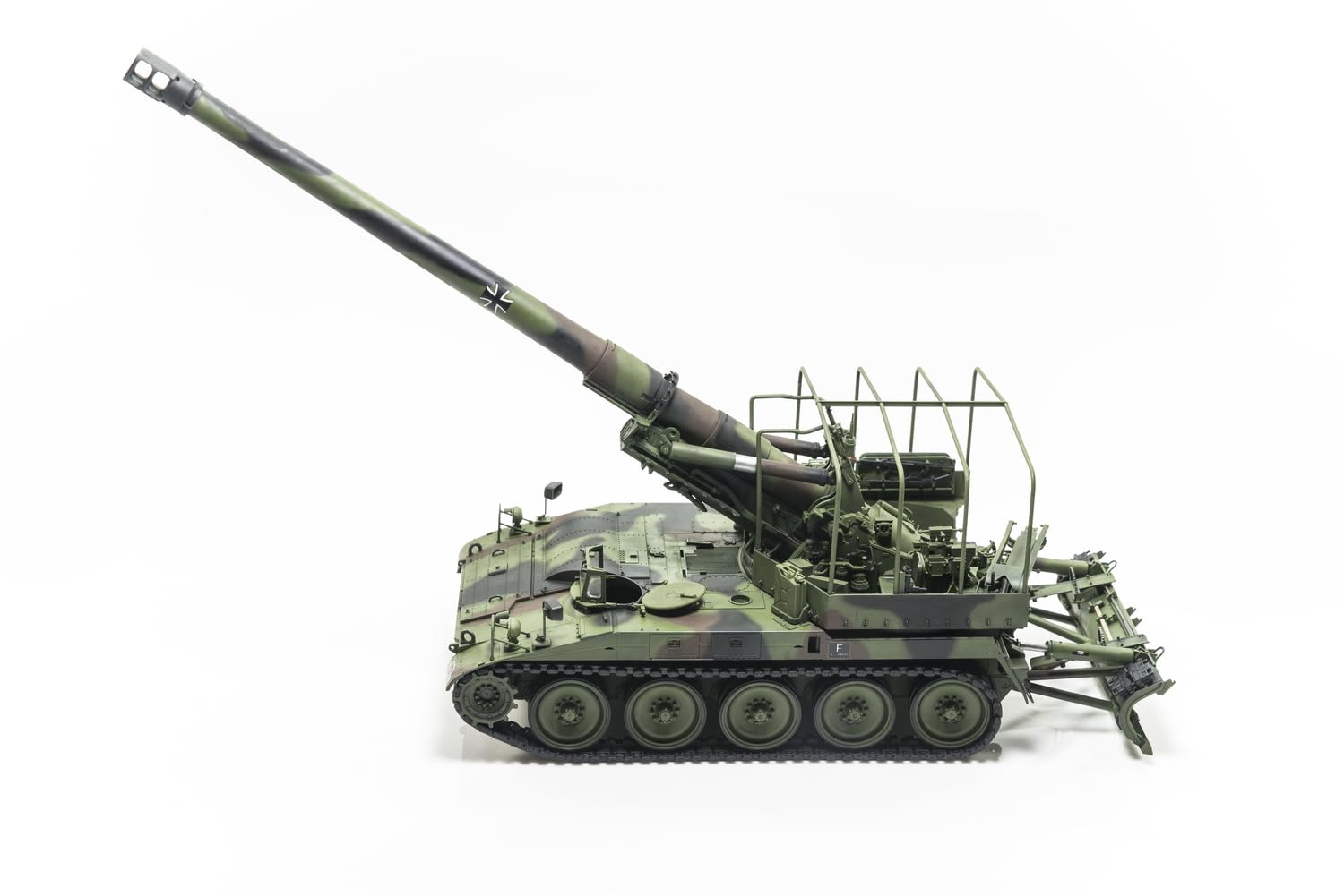 Amazon | AFVクラブ(AFV CLUB) 1/35 ドイツ M110A2G 203mm自走