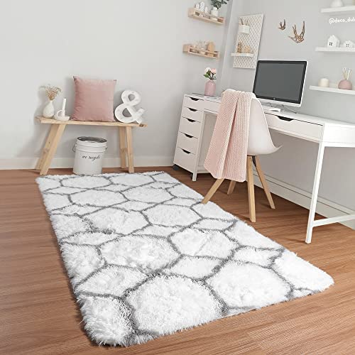 Bstluv Soft Fluffy Area Rug Geometric Fuzzy Rug For Living Room,Modern Moroccan Rug For Office,Playroom,Nursery,Shaggy Plush Throw Carpet,Bedside Rugs For Girls,Boys,Kids Room,4X6,White/Grey #TOP4