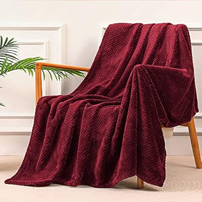 Yebeda Kuscheldecke Superweiche und Warme Fleecedecke für Sofa, Couch und Bett mit Waffel Muster, Kuschelige Angenehme Decke Wohndecke Sofadecke, 130x170 cm, Weinrot