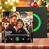 🎁 Regalo Personalizado Único con Caja Premium. Este imán musical con placa estilo Spotify es un regalo original para parejas, familiares y amigos. Perfecto para Navidad, San Valentín, cumpleaños, aniversarios, bodas o para sorprender a un apasionado de la música. Cada pieza llega en una elegante caja de regalo, lista para emocionar y dejar un recuerdo inolvidable.