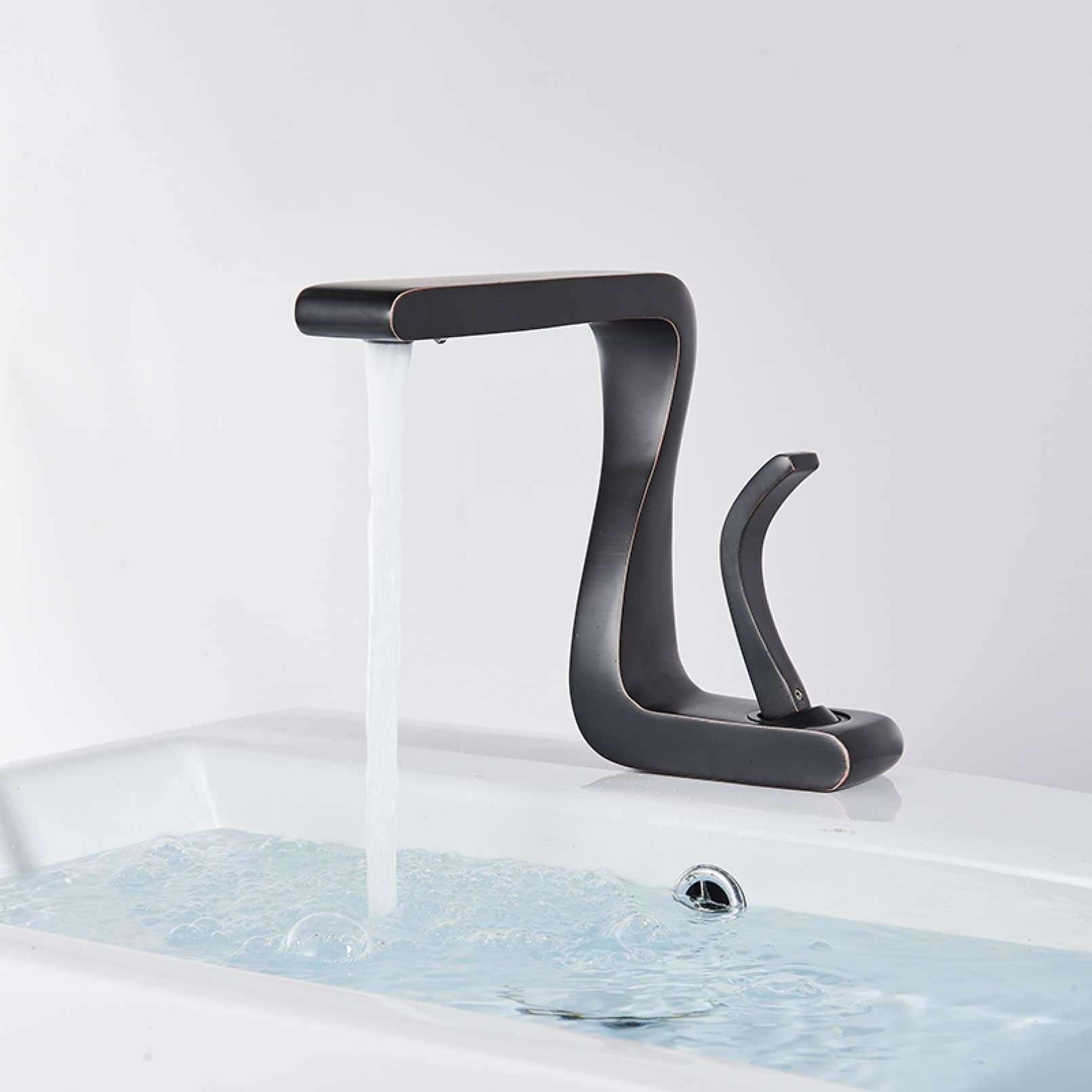 Mitigeur bronze noir pour salle de bain au design haut de gamme