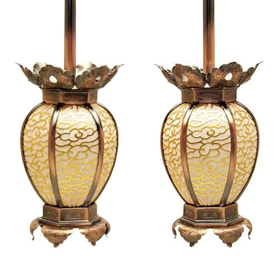 銅製 吊り下げ 透かし灯篭 たんころ付き 古道具 骨董 ヴィンテージ アンティーク照明 高級品 繊細な透かしが目を引く銅製の吊り灯篭