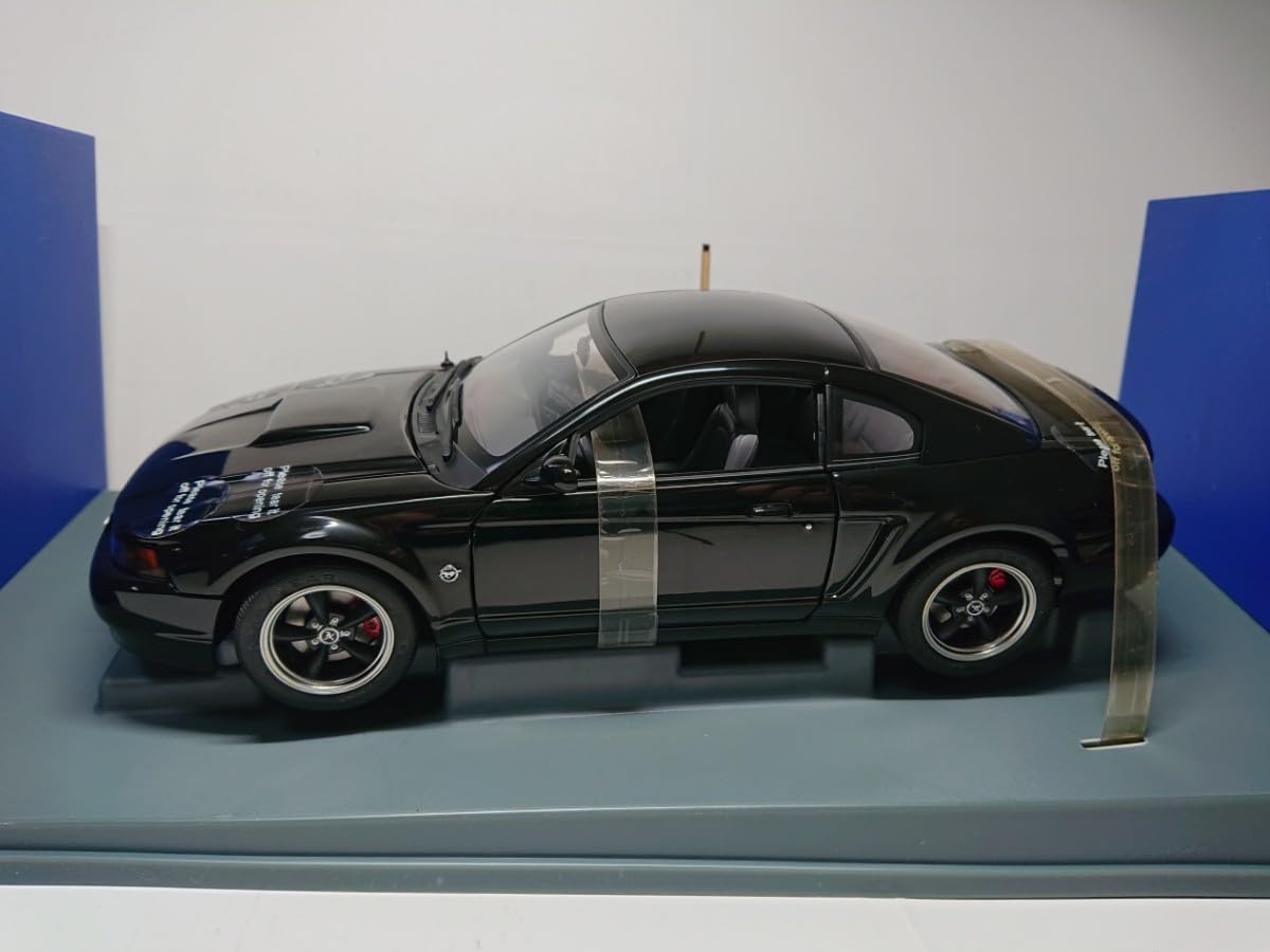FORD: A 1:18 scale Autoart Millenium 167 Ford Mustang GT, in double