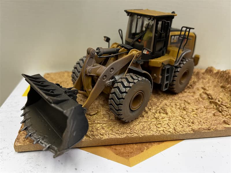 Caterpillar 966M miniature d'exception avec patine d'usure réaliste 1/50