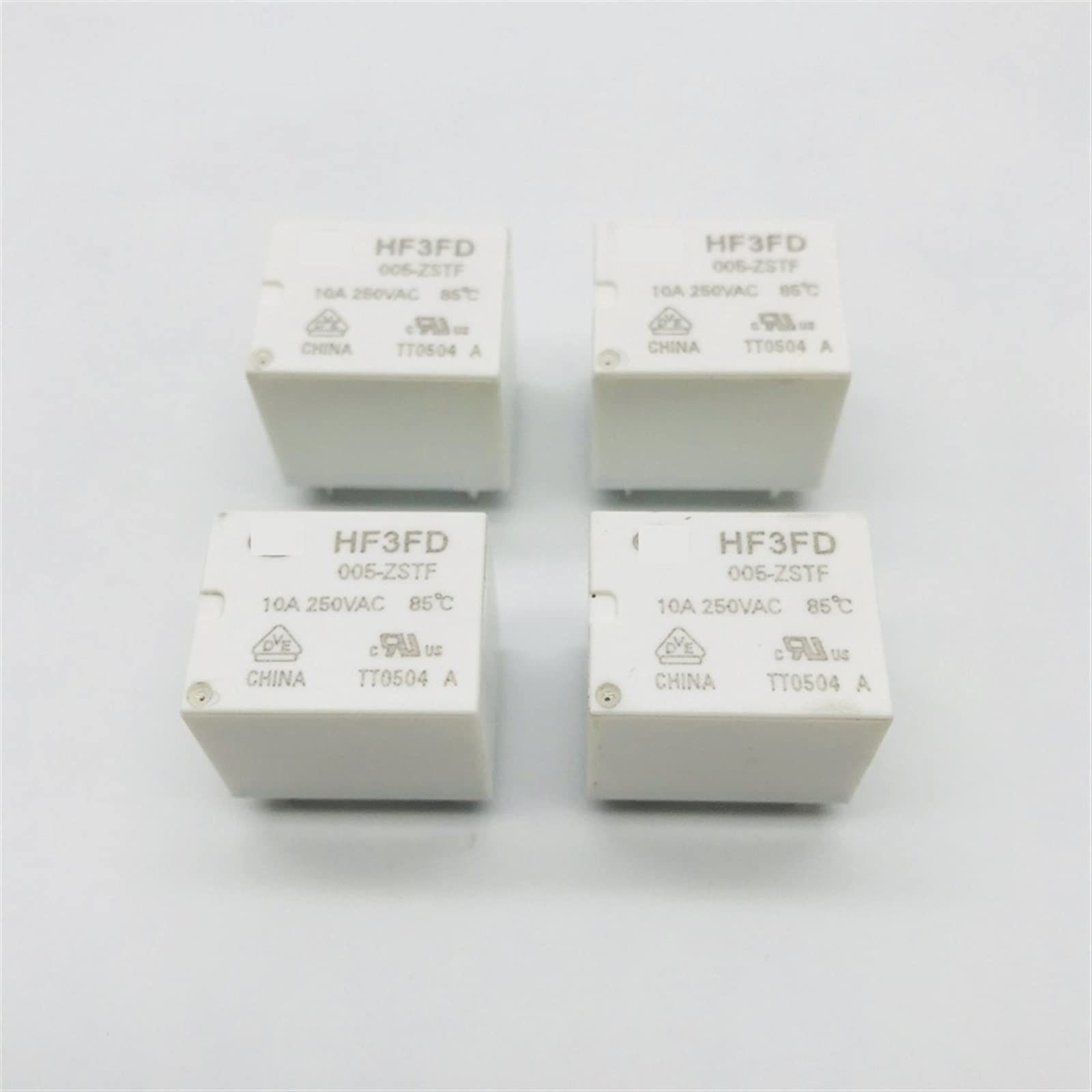 Relés HF3FD-003-ZSTF de 3V y 5 pines para control de potencia electrónica
