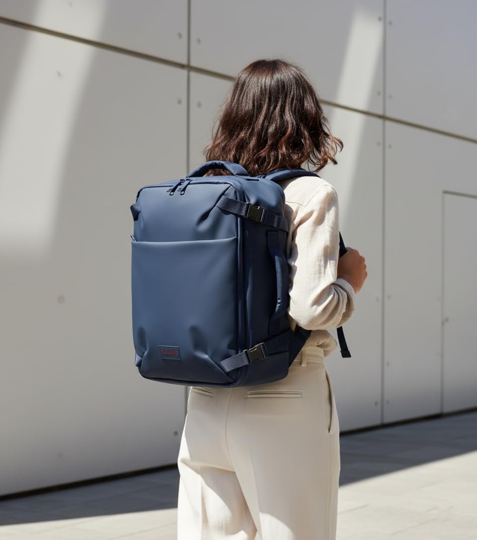 Tucano, Tugò Dry Zaino da Viaggio Impermeabile e Bagaglio a Mano 30x40x18 cm, Zaino Porta PC per Laptop 15.6" e MacBook 16", Zaino Cabina Aereo con Tasche Multiple e Scomparto Laptop, Blu