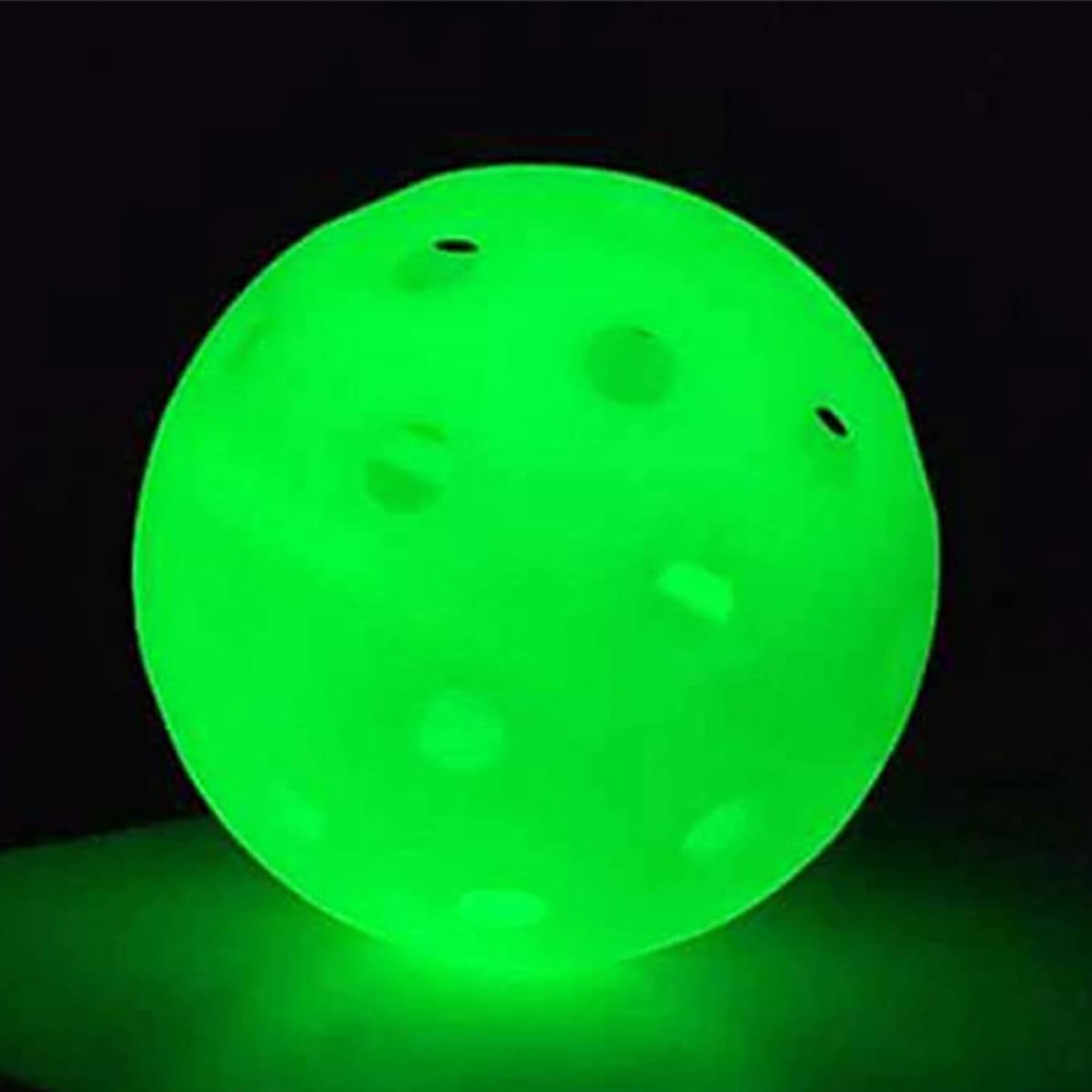 Kisangel 6pcs Light Green Practice Balls Pe Material Compact Hole Balls Safe for People Lightweight Multi-Function Outdoor Sports Training and Daily Use
