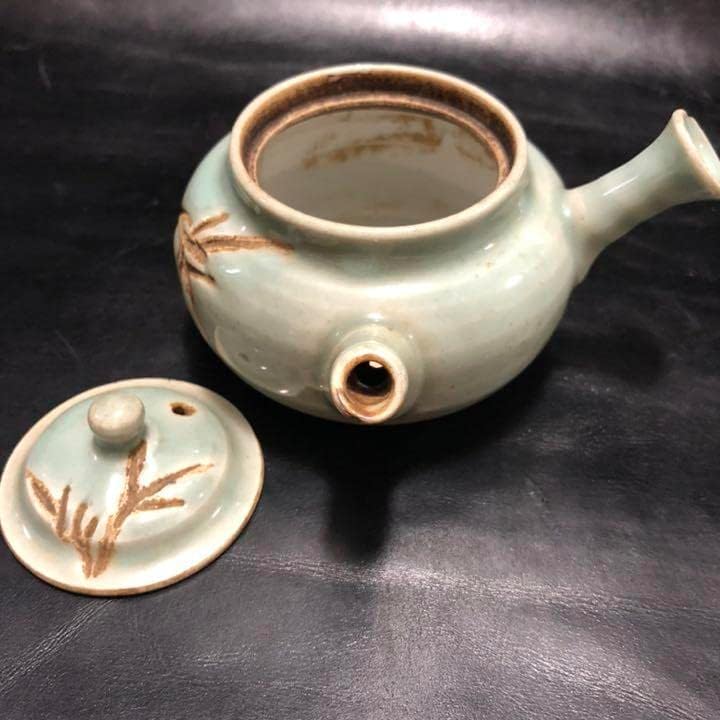 美しい古美術◼️蔵から超可愛らしい淡いブルーの小さな急須が出て来ました。茶道具 古美術 淡いブルー 小さな急須 茶道具 美しい古美術 蔵から超愛らしい