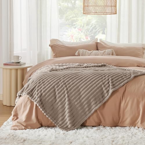 BEDSURE Kuscheldecke für Zimmer Deko - Wolldecke & Fleecedecke, Sofadecke, Weiche Warme Grobe Korddecke für Couch, Wohn- & Kuscheldecken, Tagesdecke, Braun, 150 x 200 cm