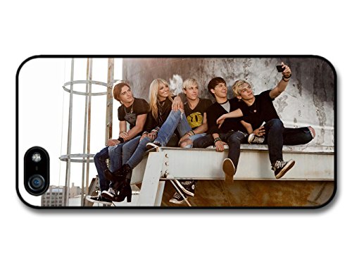 Micro Gorilla R5 Boyband Sitting Together Taking A Selfie Carcasa para iPhone 5 5S