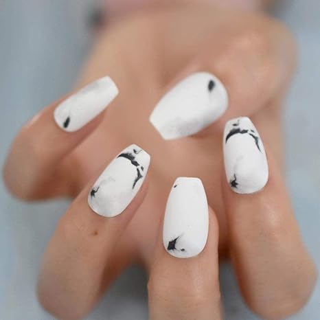 Amazon Co Jp Zyss ネイルステッカー韓国語のネイルデザインは白の大理石のマット棺偽の爪が黒石のパターン設計の曇りマニキュアのヒント ビューティー