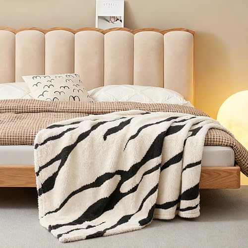 Manta de forro polar estampada de cebra - Manta ligera, suave y acogedora para sofá, cama y silla, Blanco y Negro, 50" x 70" miniatura 5