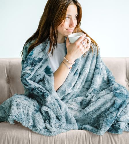 WOLF CREEK BLANKET Doublesoft - Oversized Faux Fur Throw Blanket, 60"x80" Arctic Frost Blue Soft Fuzzy Fluffy Cozy Plush Furry Comfy Warm Home Decor for Couch Bed Chair & Bedroom