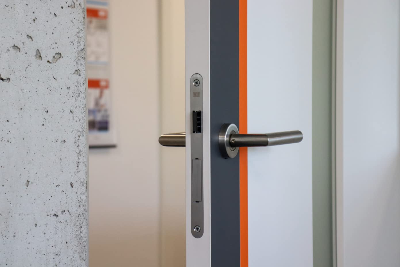 WIR elektronik, eSchloss eSCH300-L - elektronisches Zimmertürschloss mit Schrägfalle (DIN-links)