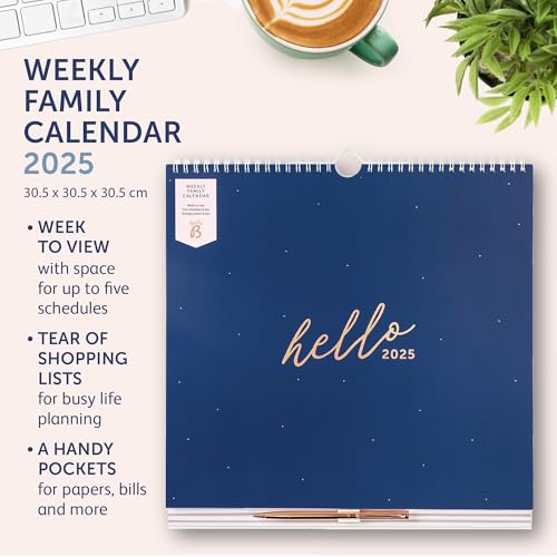 Busy B - Calendario da parete per la famiglia 2025 con vista settimanale per 5 membri - Blu e Oro - Pianificatore A4 con piani dei pasti, liste per la spesa, adesivi e tasca portaoggetti - immagine 3