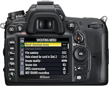 ニコン　カメラ　D7000 ニコン、ハイアマ向けデジタル一眼レフ「D7000」 - 価格.com