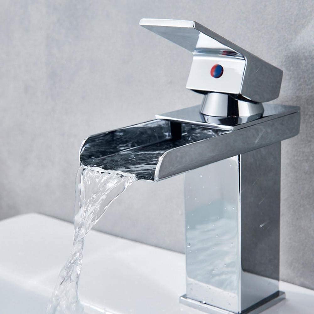 Mitigeur de lavabo de salle de bains chromé au design épuré et durable