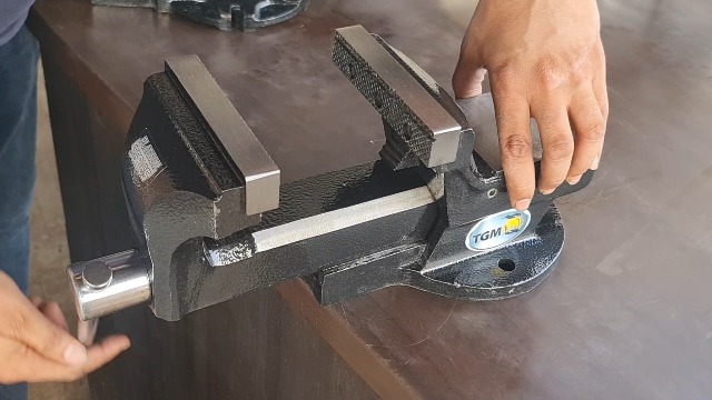 tgmページ Watch TGM Metallics Engineers Bench Vice 4 Inch, 5 Inch & 6 Inch