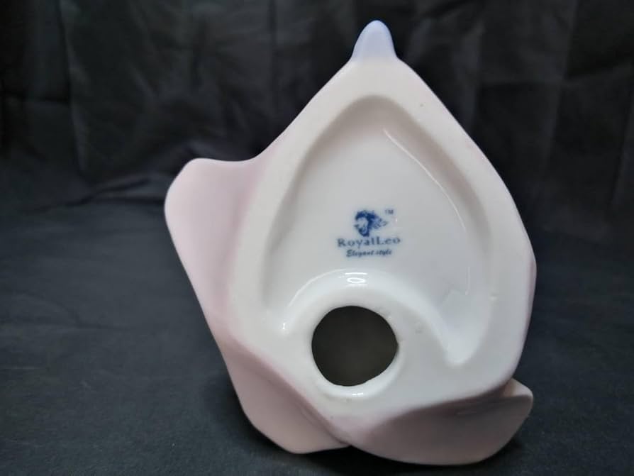 陶器製少女フィギュア 花束付き Amazon | ノーブランド品ロイヤルレオ花束を持つ女性陶器人形