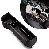 【Nuevo diseño de actualización】 - Nueva actualización, puerto de carga reservado.Organizador universal de espacios en blanco para asientos de automóvil hecho de cuero de PU de alta calidad con fuerte resistencia al impacto, duradero y resistente, para evitar golpes y rasguños de los artículos almacenados. Fácil de instalar y limpiar.