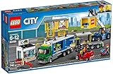 Enthält einen Lastwagen mit Minifiguren-Kabine, Anhänger und Platz für vier Container.