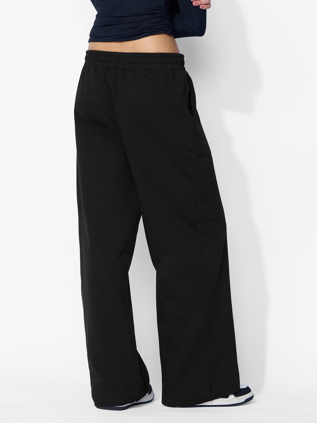 The Souled Store Pantalones de jogging acampanados: tinta negra para mujeres y niñas sin cordones de algodón liso
