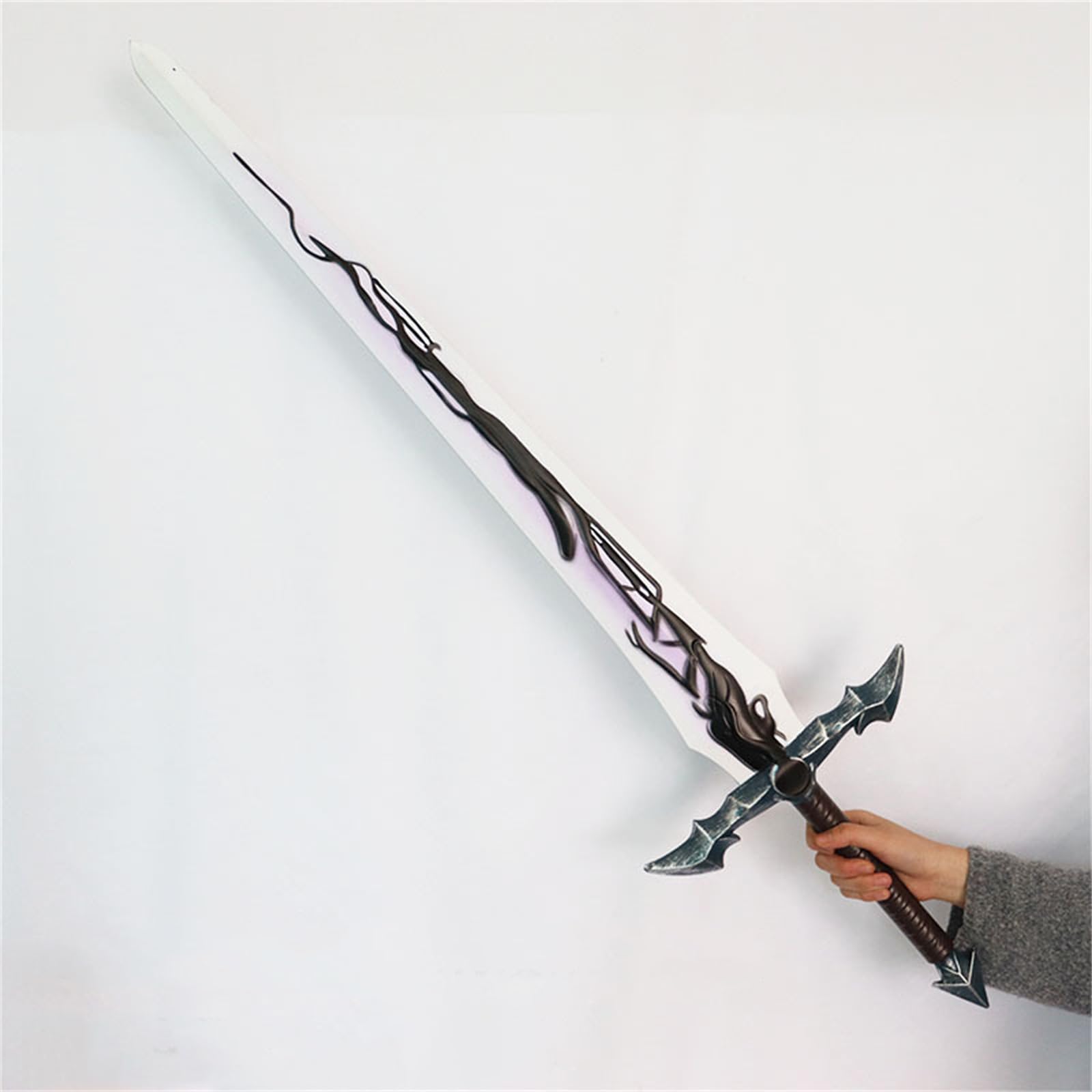 Amazon.co.jp: 俺だけレベルアップな件 周辺 剣 魔王の剣 光の剣