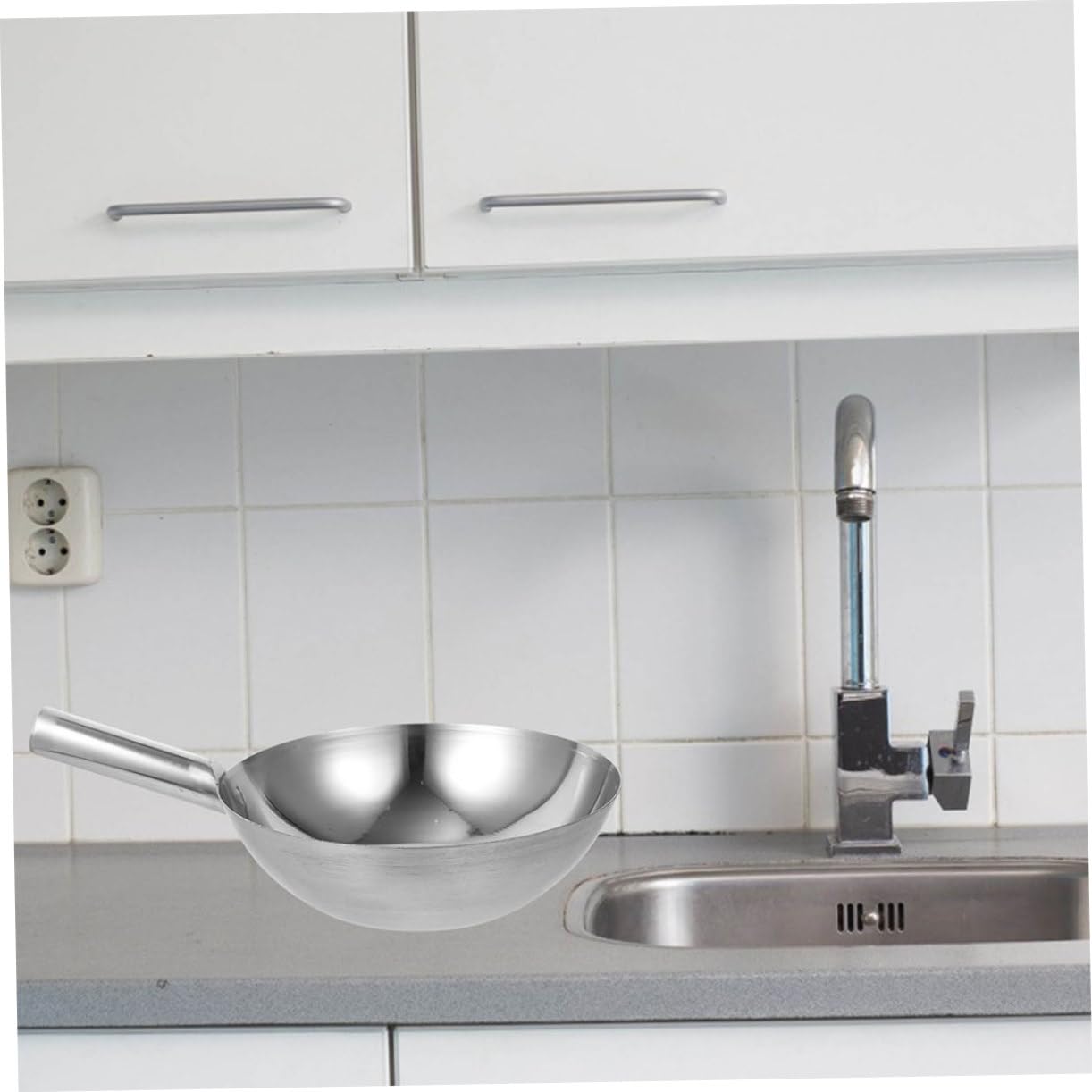 ERINGOGO Schöpfkelle und Dicker Konstruktion Multifunktionale Küchenwasserschöpfkelle Platzsparend und Robust Edelstahl mit Langem Griff für Haushalt und Garten