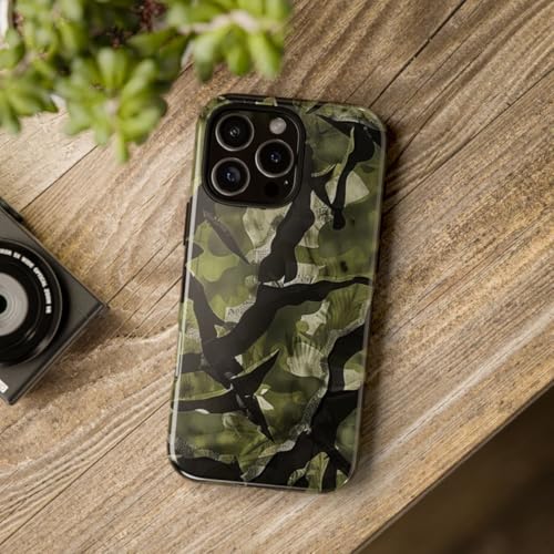 Coque iPhone 16 Pro Max brillante motif abstrait camouflage vert rigide
