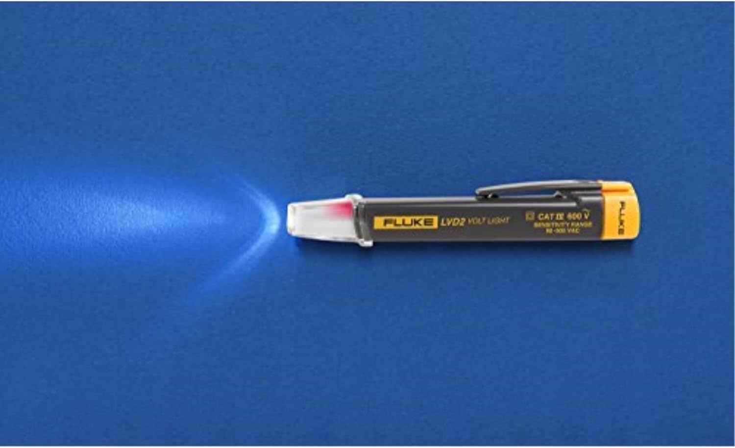 Fluke LVD2 with blue light indicating voltage proximity