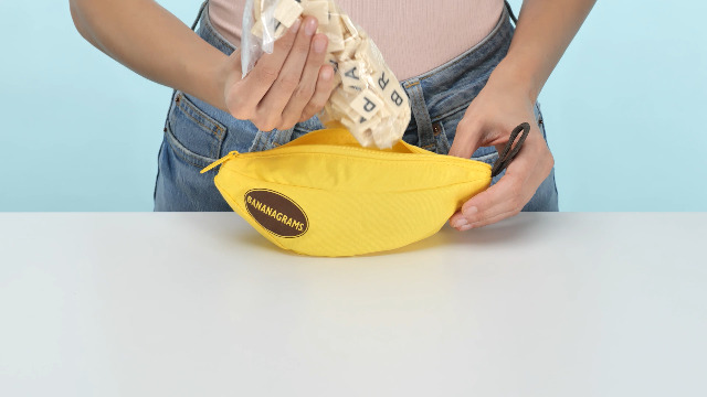 BANANAGRAMS Classic Gioco Di Parole In Tedesco, Asmodee, 1-8 Giocatori, 7+ Anni, Versione Portatile - 2