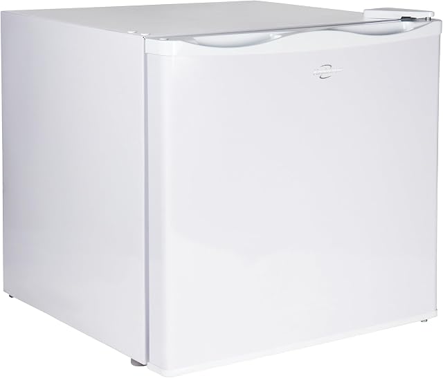 Koolatron Congélateur profond - 1 étagère câblée, Garage prêt, Entreposage de la viande, Dégel manuel, Space Sauver, Pour la maison, Appartement, Sous-sol, Dortoir, Chambre, 1.2 Capacité des pieds cubiques Blanc