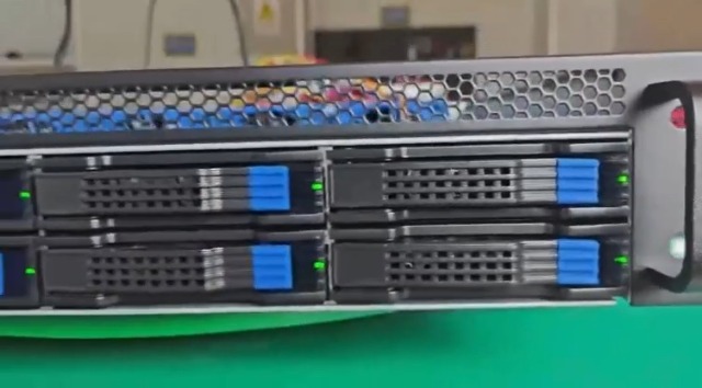 Amazon.com: RackChoice 2U Server case 6Gbps hot swap 8 x3.5 Bays M