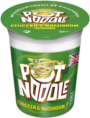 Pot Noodle Chicken Mushroom le repas chaud et rapide pour le bureau