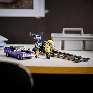 LEGO® Speed Champions Mopar Dodge//SRT Top Fuel Dragster ve 1970 Dodge Challenger T/A 76904 Yapım Seti; Yarış Arabası Oyuncağı (627 Parça)