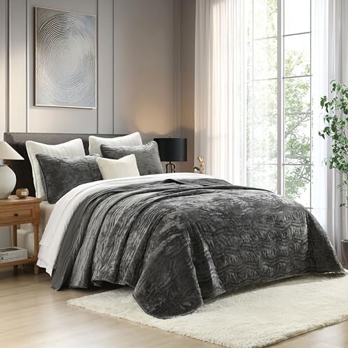Image of Velvet Quilt Set, Grey Velvet Quilt Queen Size Comforter Set, Luxury Bedding Soft Plush Bedspread, Machine Washable Coverlet,All-Season 3 Pieces