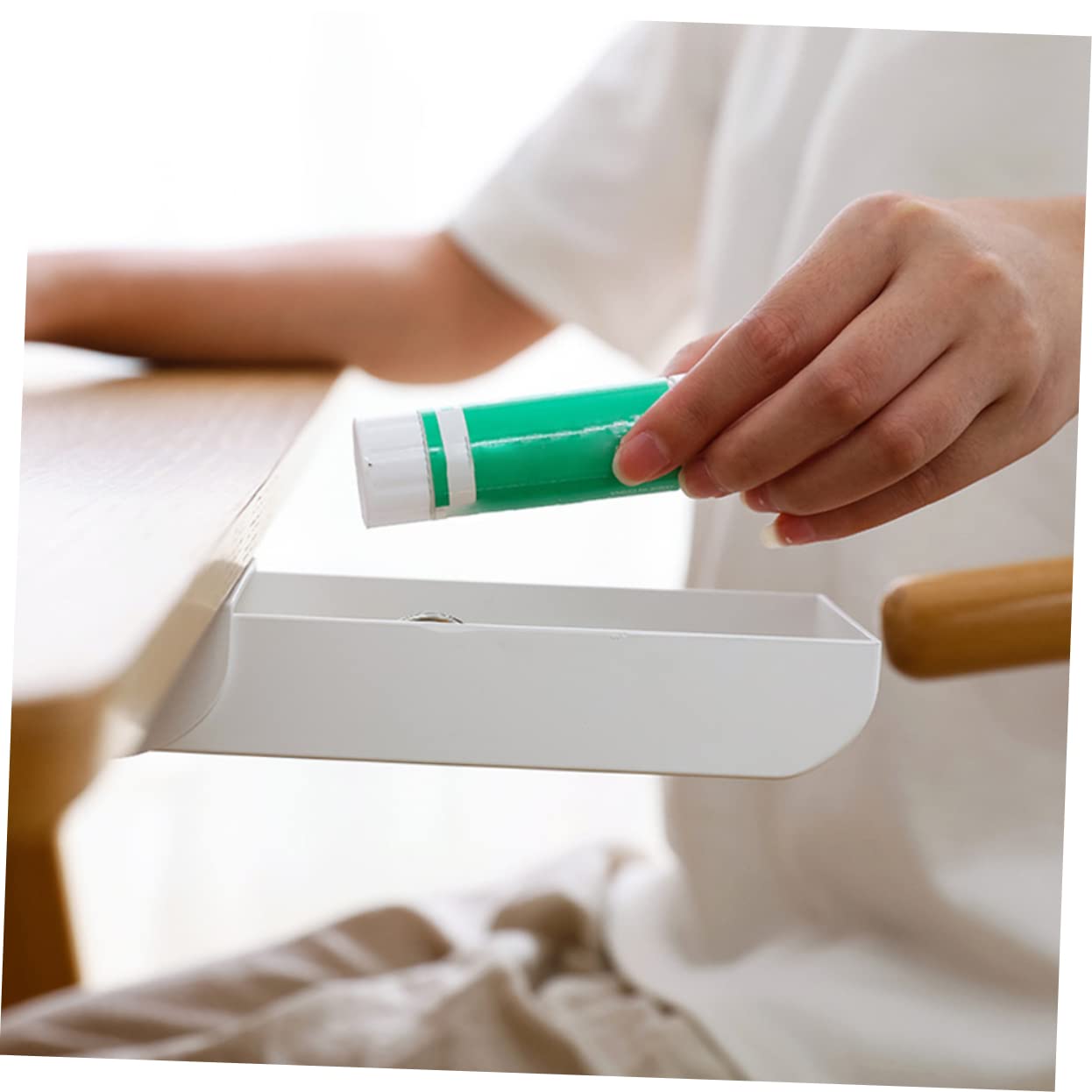 DOITOOL Lot de 4 Boîtes à Stylos Adhésives Tiroir sous Bureau en Abs, Organisateur Multifonctionnel Gain de Place pour Rangement Papeterie