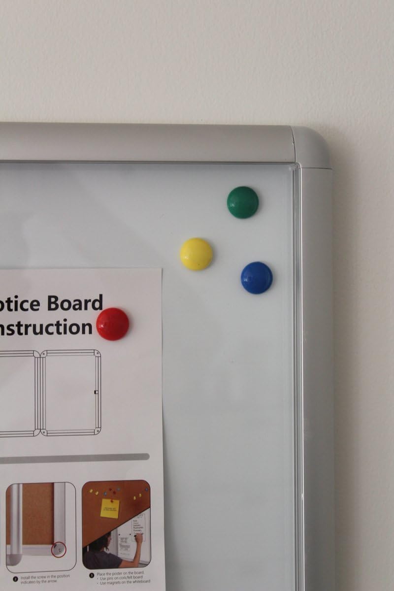 Schaukasten DIN 4 x A4 - Infokasten mit Magnetischer Whiteboard-Rückwand, Notiztafel, Abschließbarer Plakatschaukasten mit Schloss für Büro, Schule, Hotel - Wand-Montage - 50 x 67 x 3 cm
