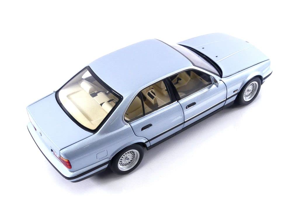 Minichamps - Auto in miniatura da collezione, 100024007, Light Blue Metallic