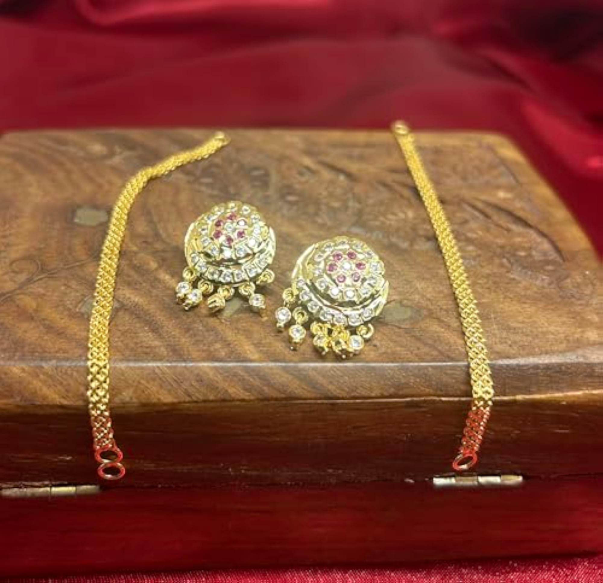 Women's Premium Floral Stud Earrings with Ear Chain