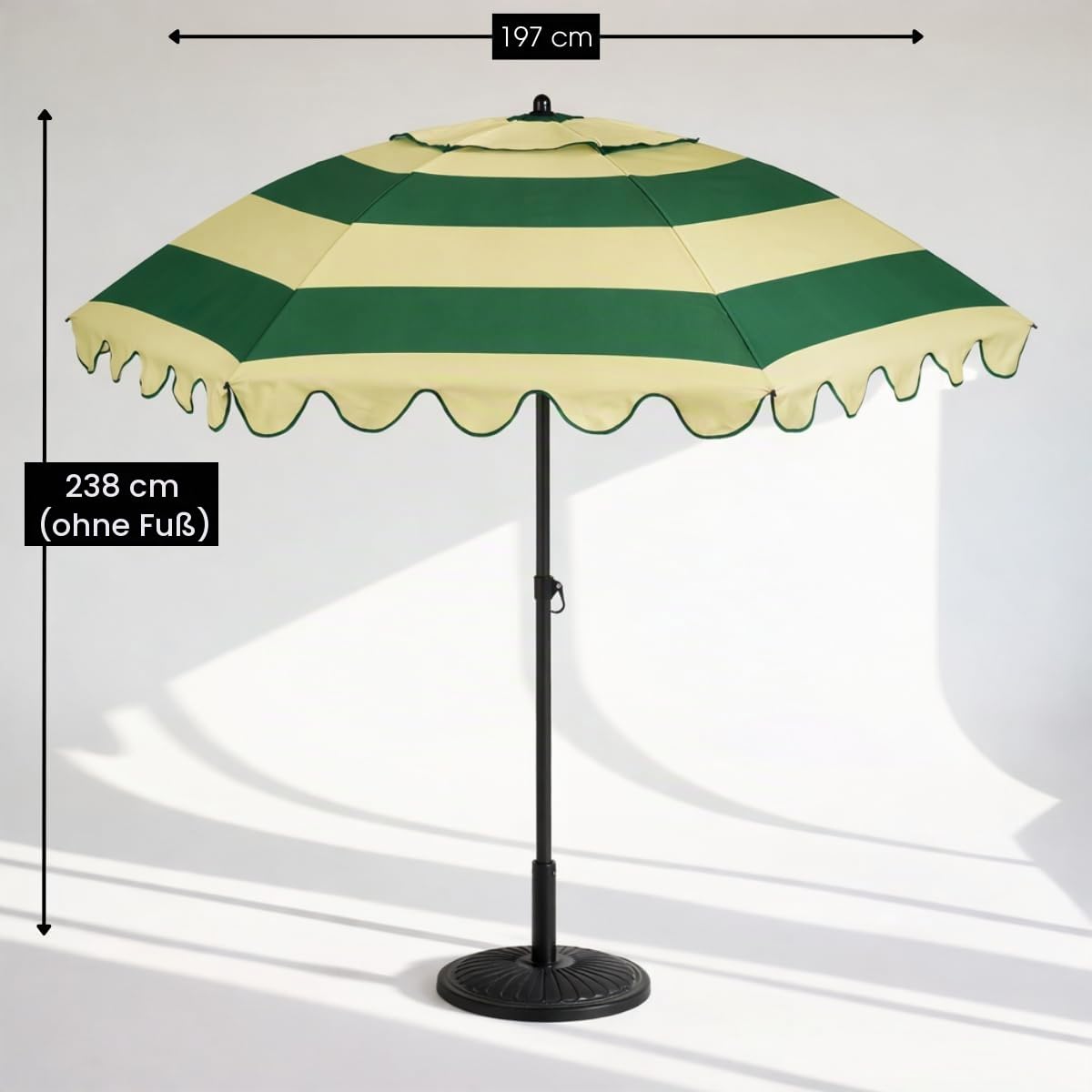 MICA Decoration Neigbarer Sonnenschirm mit Rüschen - Stockschirm 238 x Ø195 cm - Garten oder Balkon Sonnenschutz - Polyester, Stahl - Terra