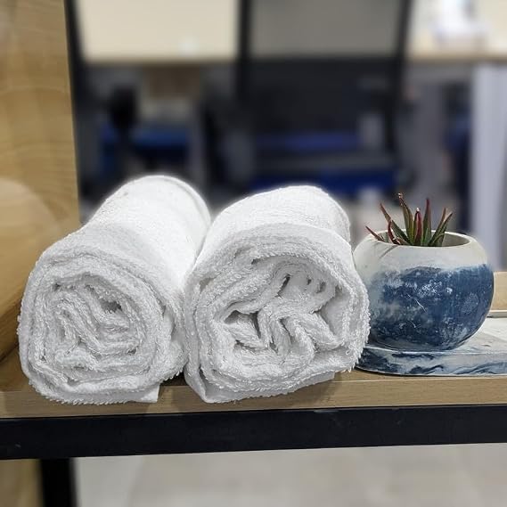 White Bath Towels for Bathroom 22 x 44 inches | Pack of 6, Soft & Quick-Dry, Perfect Durable Bath Towel Set for Showering, Sauna, Spa & Gym - Easy Care, Absorbency