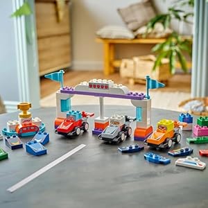 Amazon.co.jp - レゴ® デュプロ デュプロのまち F1® レースカーとドライバー 10445