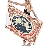 Unser Strandtuch hat eine Größe von 80cm x 130cm. Dank seines ultrakompakten Materials ist es im zusammengeklappten Zustand leicht zu tragen und somit ideal für Urlaub und Reisen.