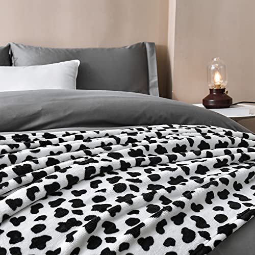 Vessia 300Gsm Oversized Flannel Fleece Throw Blanket(50X70 Inch) - Black And White Cow Print Blanket - Soft And Cozy Cow Blanket For Couch, Sofa, Bed - Warm Blanket For Winter, Fall, Summer, Spring #TOP2