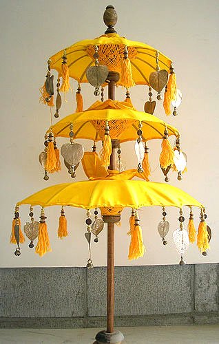 専用出品 インドネシア バリ島 工芸品 装飾傘 置物 セット 楽天市場】【送料無料！】バリ島の傘パユン・オレンジ・高さ約