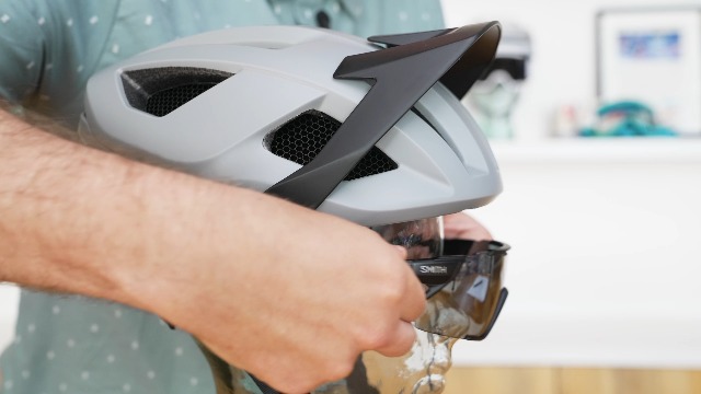 Amazon.com : SMITH Session MTB Cycling Helmet  Adult Mountain Bike Helmet  with MIPS Technology + Koroyd Coverage  Lightweight Impact Protection for  Men & Women  Adjustable Visor  Matte Black, Small : Sports & Outdoors