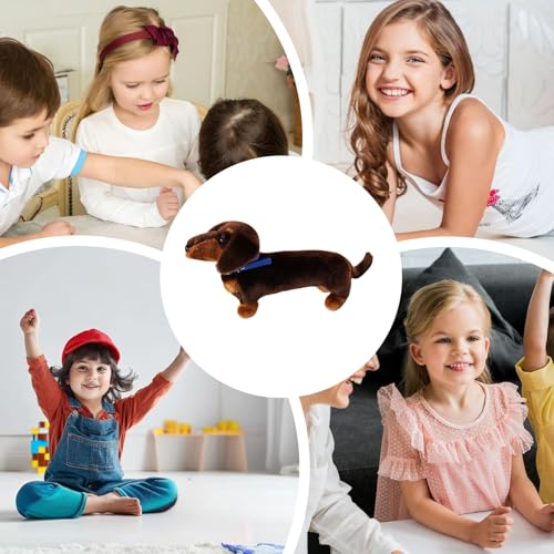 Peluche teckel contre le mal de dos sur canapé et lit