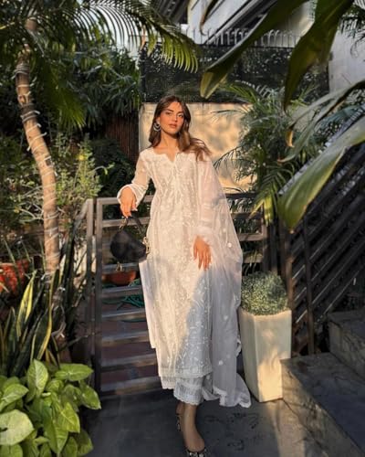 Ensemble kurta brodé LookMark en crêpe de qualité supérieure