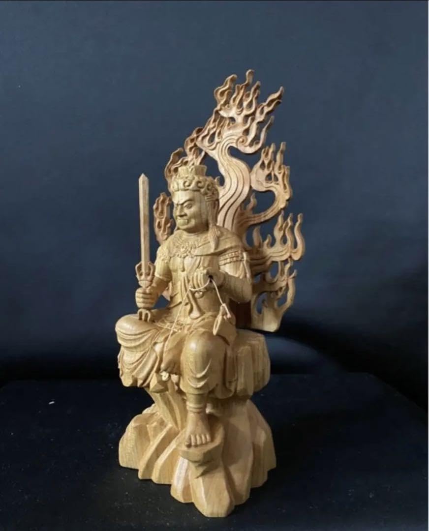 井波彫刻　一刀彫り　仏教工芸品　総ケヤキ材　不動明王座像 Amazon.co.jp: 井波彫刻 一刀彫り 仏教工芸品 総ケヤキ材 不動明
